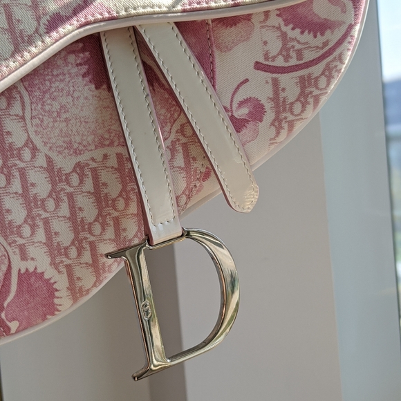 SOLD PRIVATE🍒 Like-New Cherry Blossom Dior Saddle - Picture 7 of 15